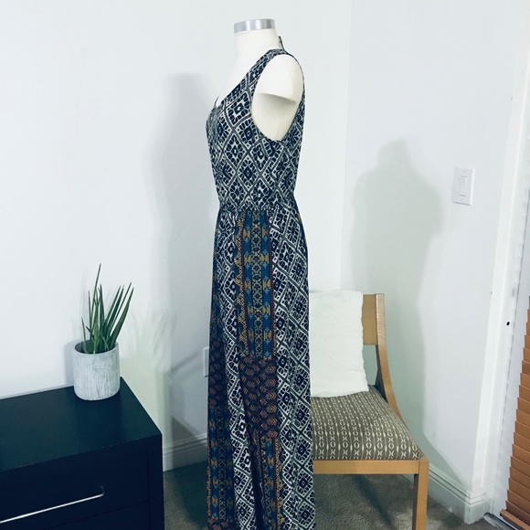 FOREVER21 CONTEMPORARY PRINT MAXI DRESS - Picture 3 of 15